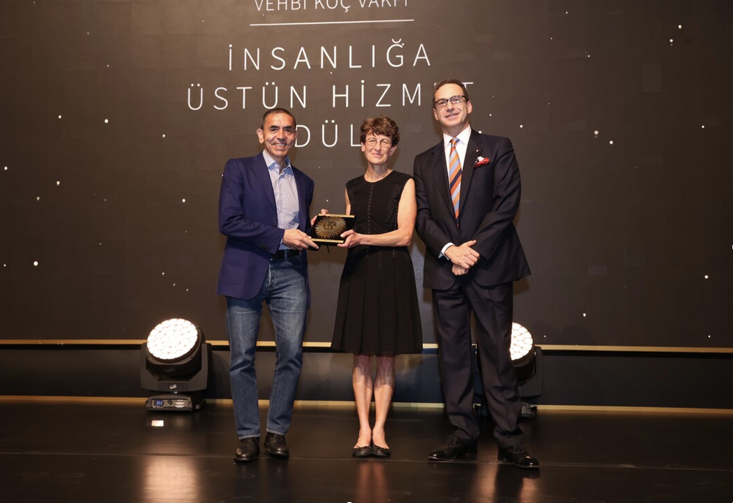 Professors Uğur Şahin and Özlem Türeci received the first “Outstanding Service to Humanity Award” 